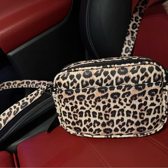 🤎 Ed Hardy Pink and Black Leopard Crossbody Bag 🩷🖤 - Picture 4 of 6
